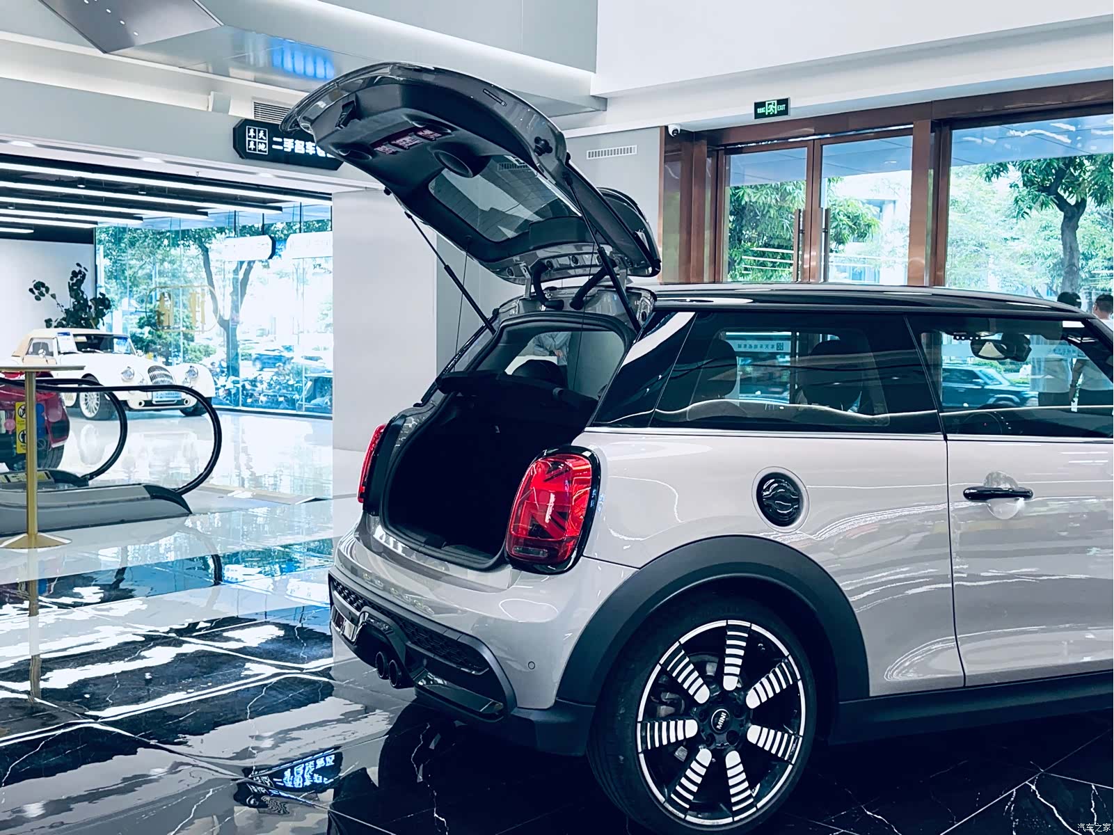 Mini Cooper, 2023 9