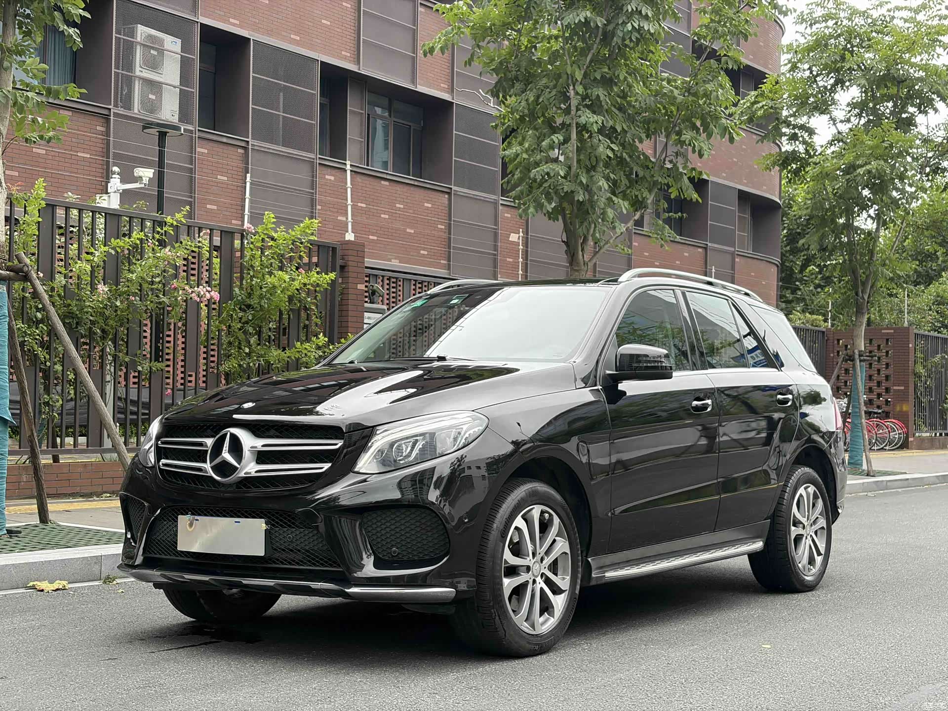 Mercedes-Benz GLE, 2016 1