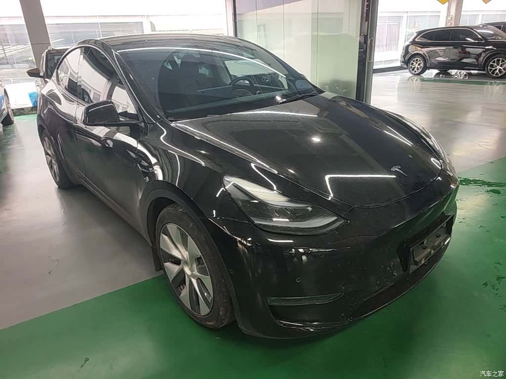 Tesla Model Y, 2022 4