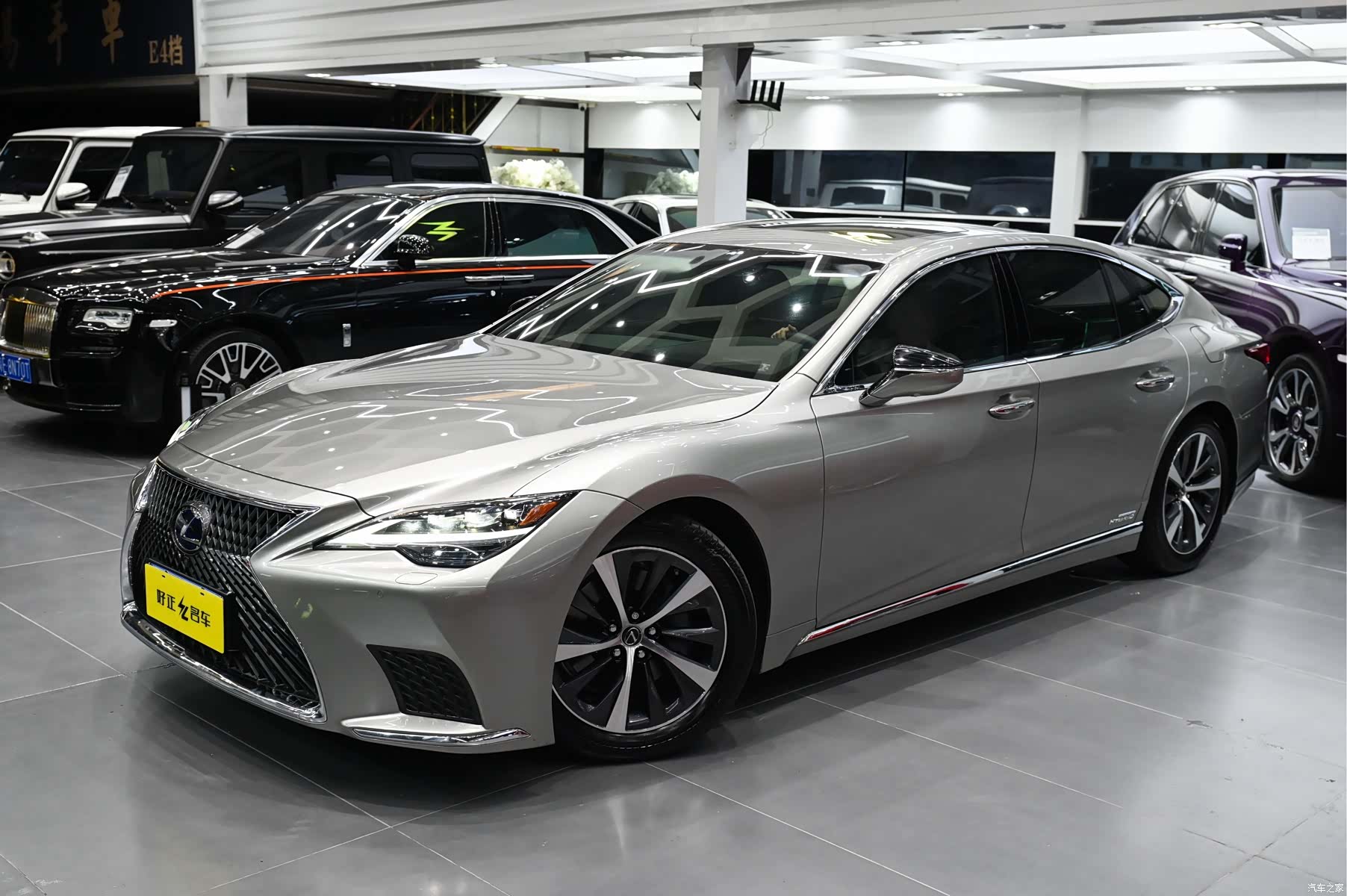 Lexus LS, 2021 3