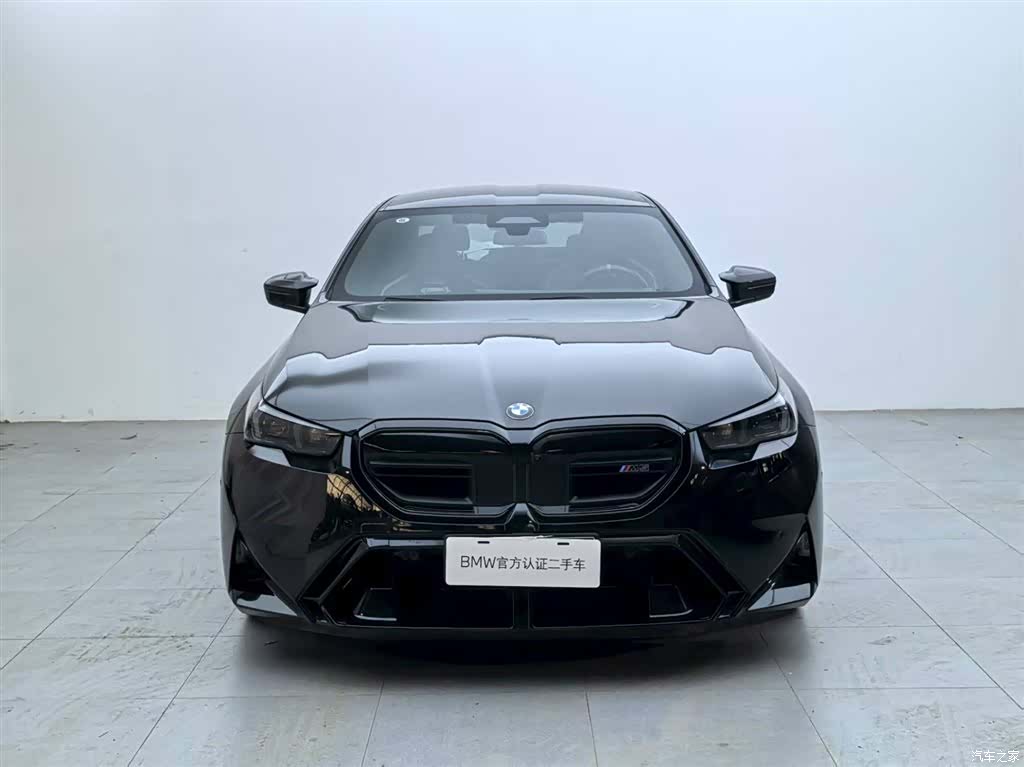 BMW M5, 2025 1