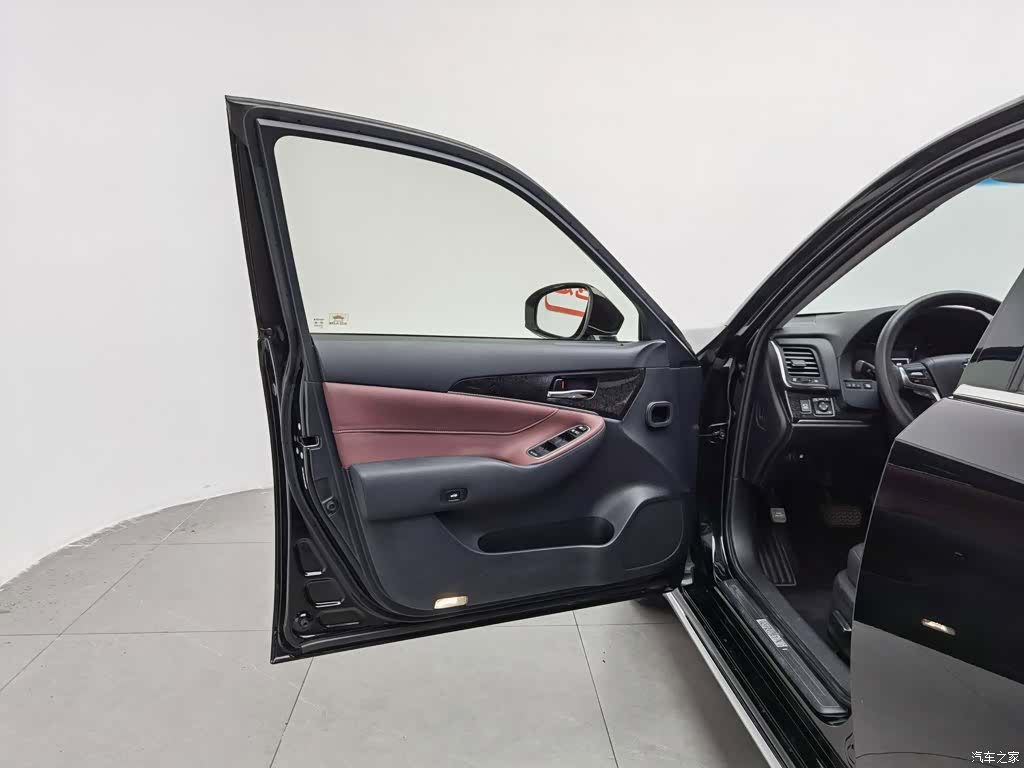 Toyota Crown, 2018 8