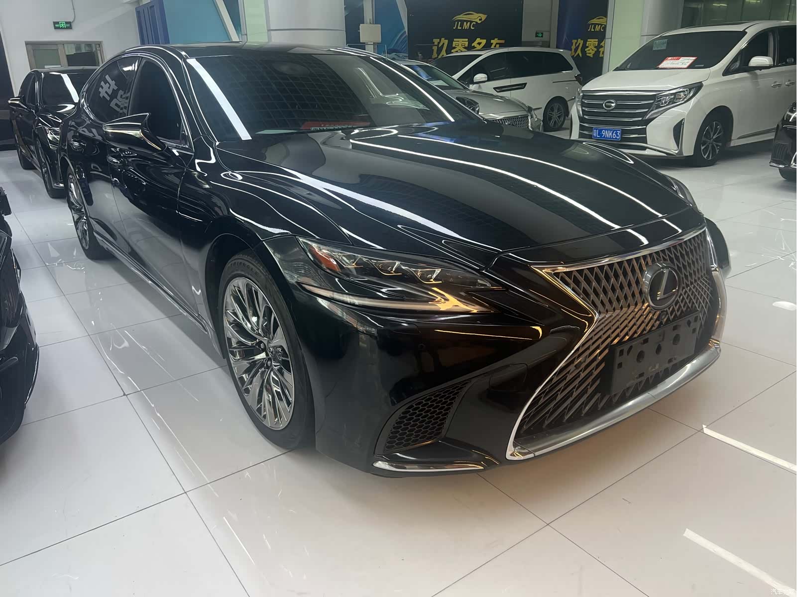 Lexus LS, 2019 3