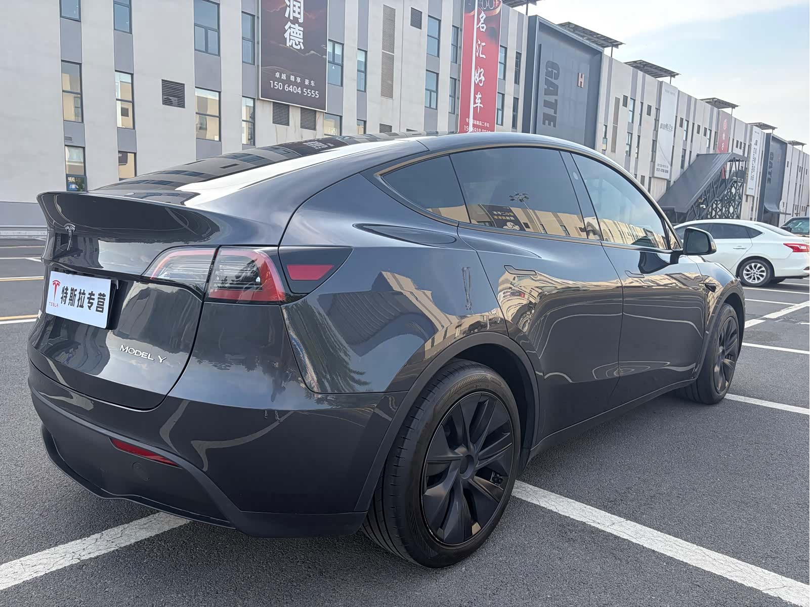 Tesla Model Y, 2024 6