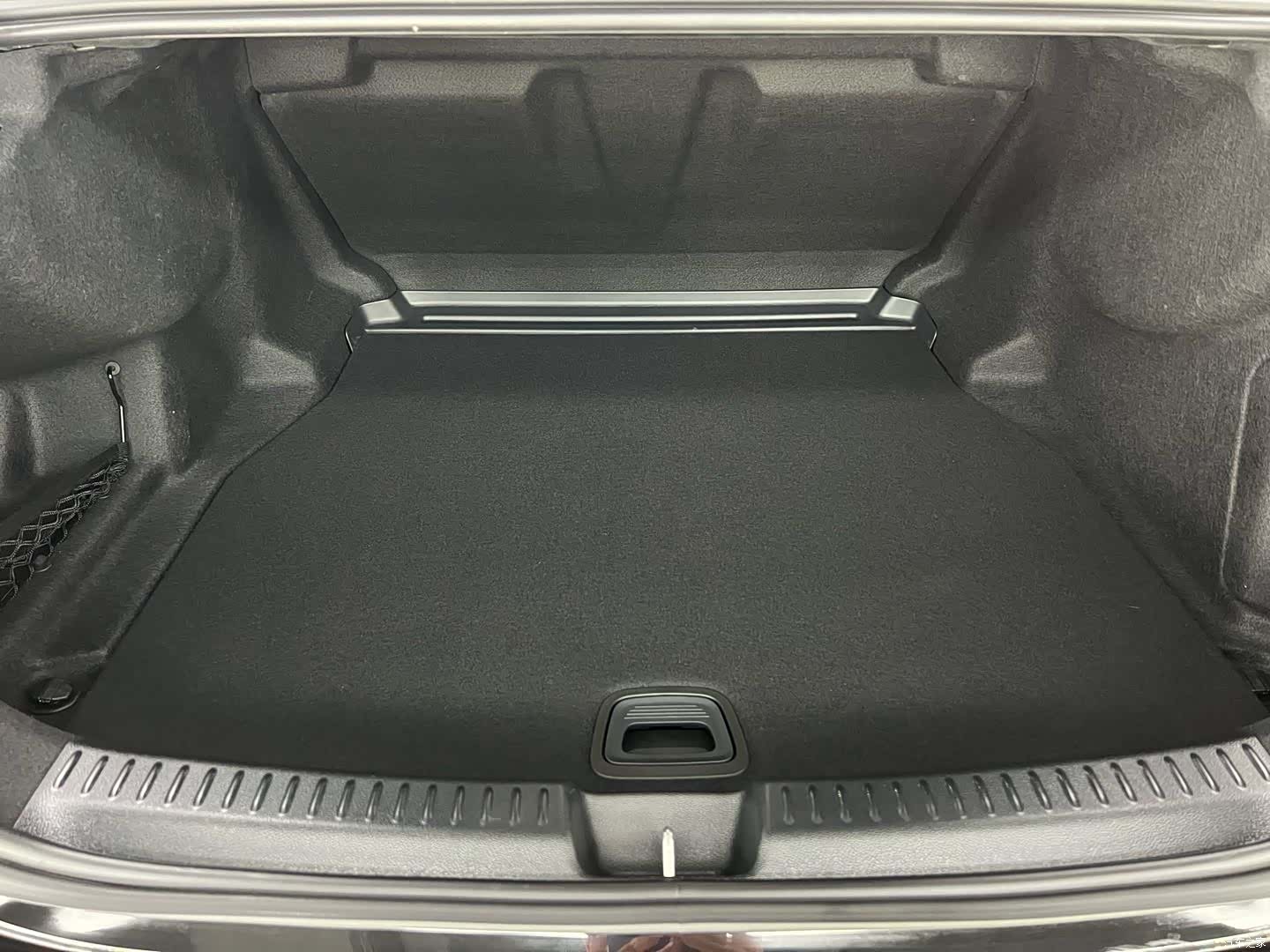 Mercedes-Benz E-Class, 2025 26