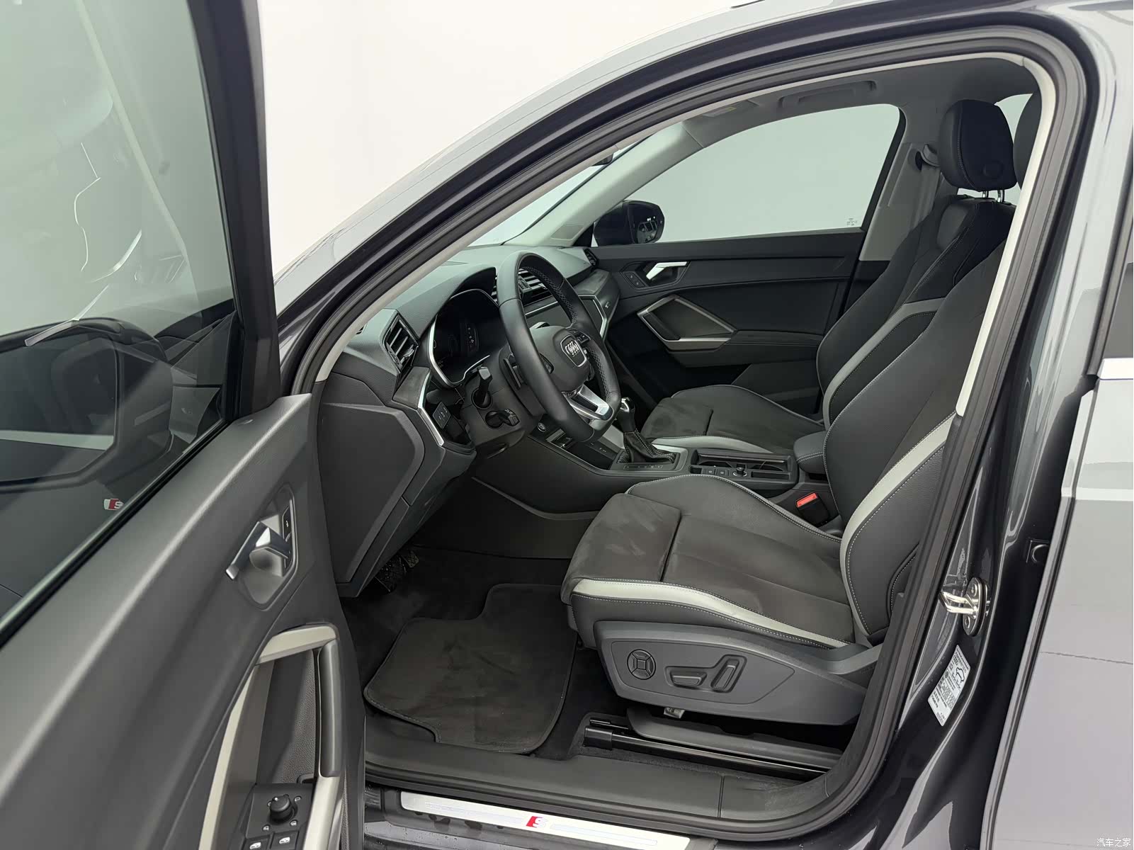 Audi Q3, 2023 20