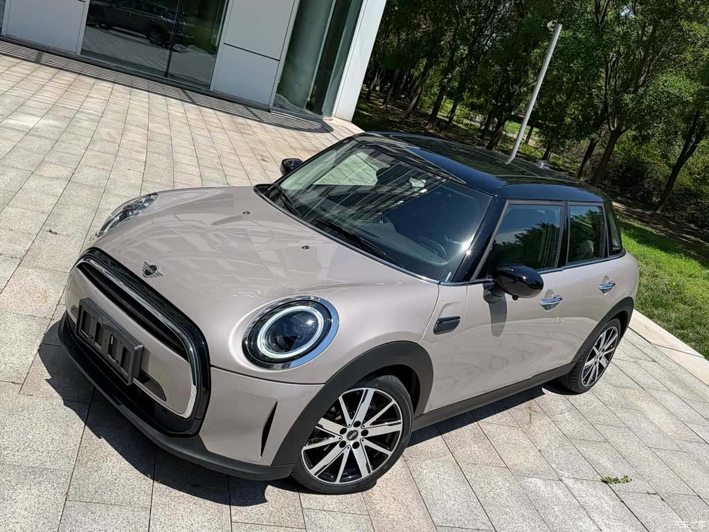 Mini Cooper, 2023 2