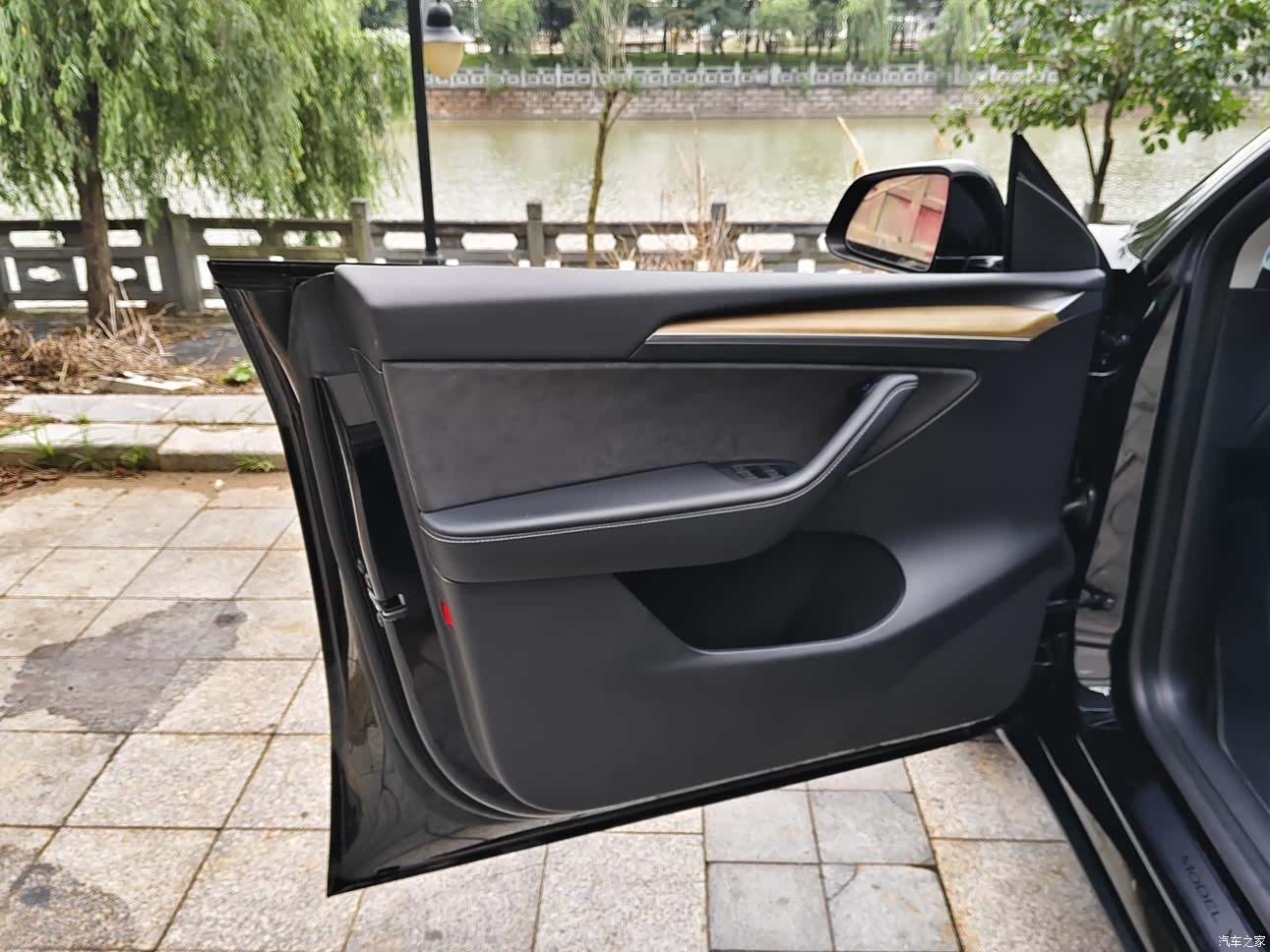 Tesla Model Y, 2023 8