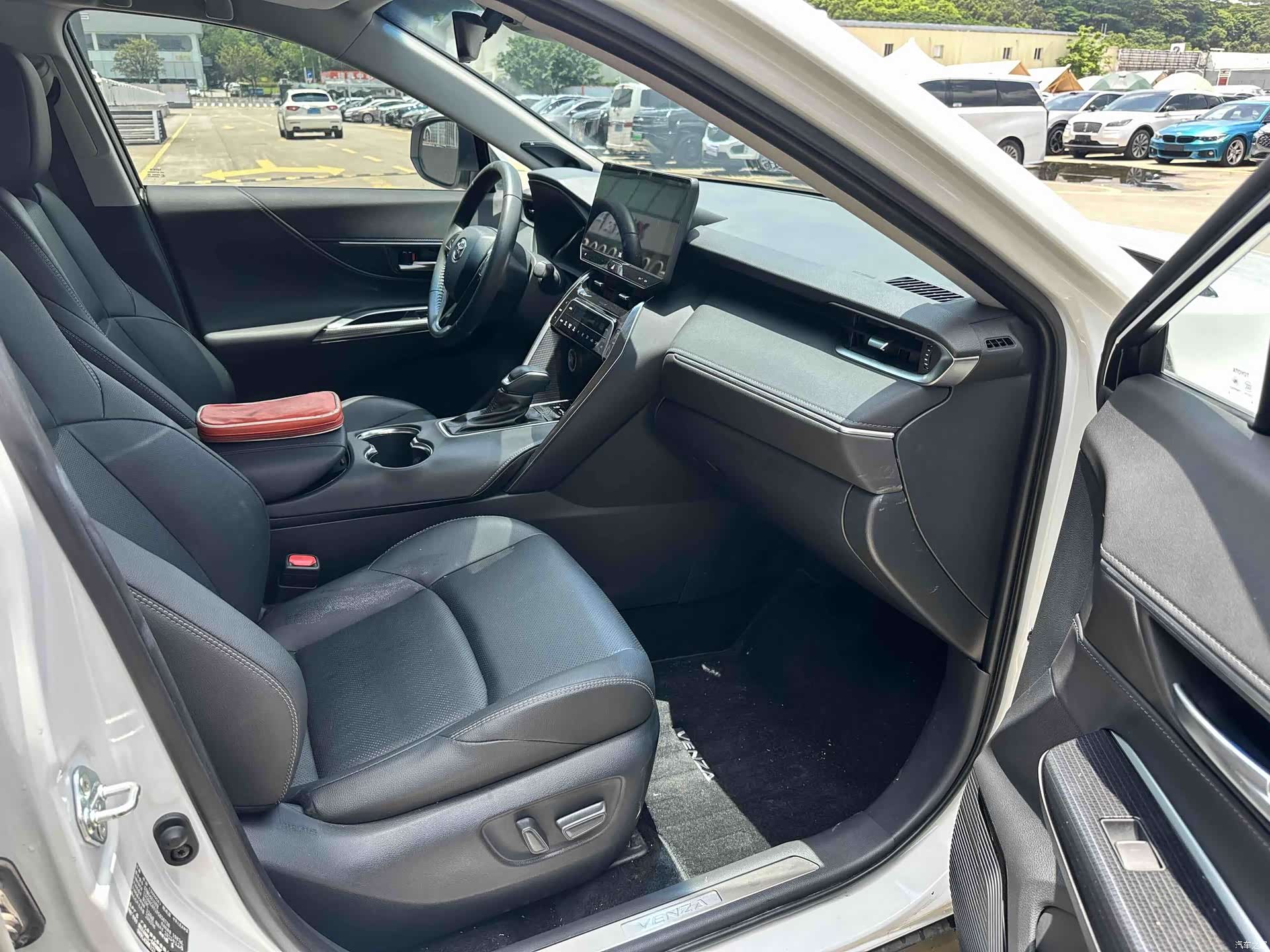 Toyota Venza, 2024 11