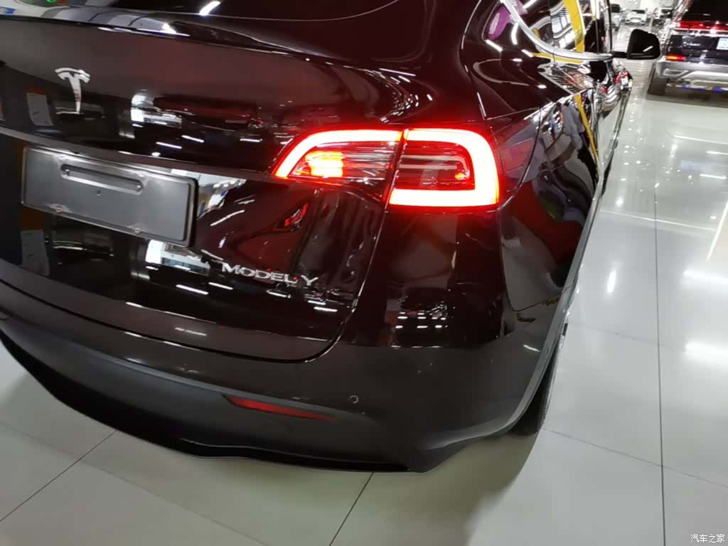 Tesla Model Y, 2023 8
