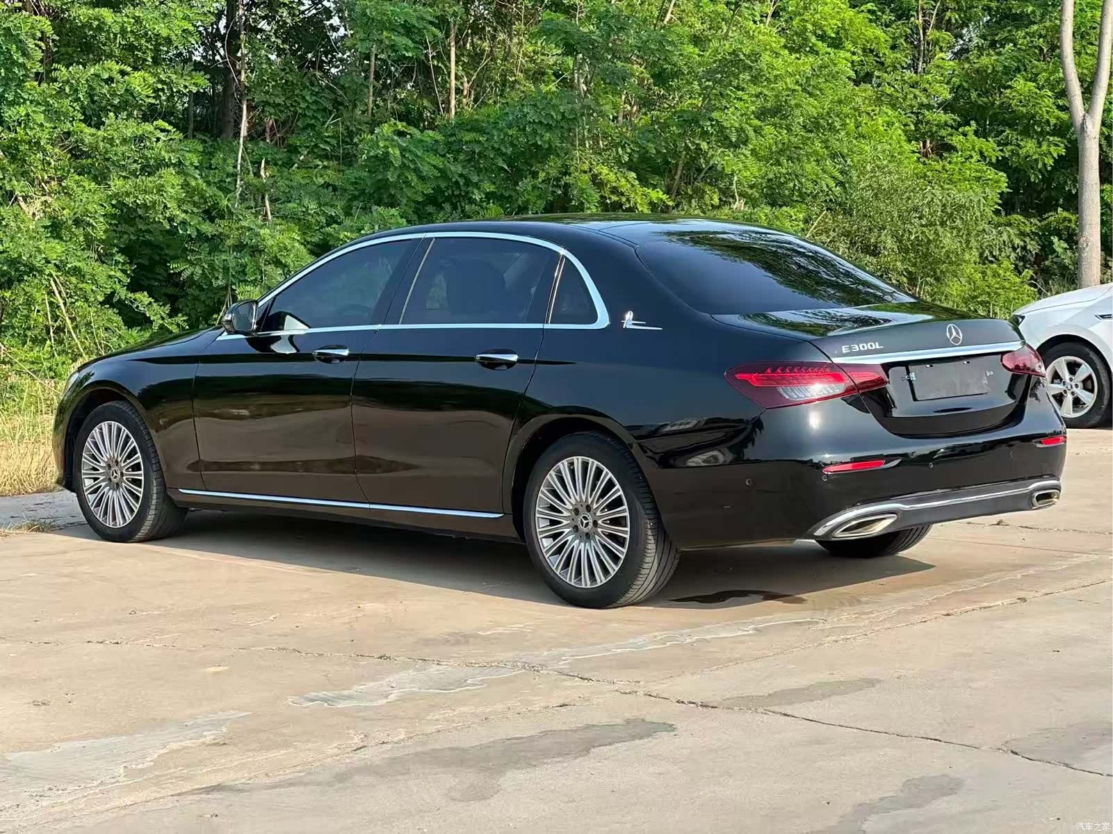 Mercedes-Benz E-Class, 2023 4
