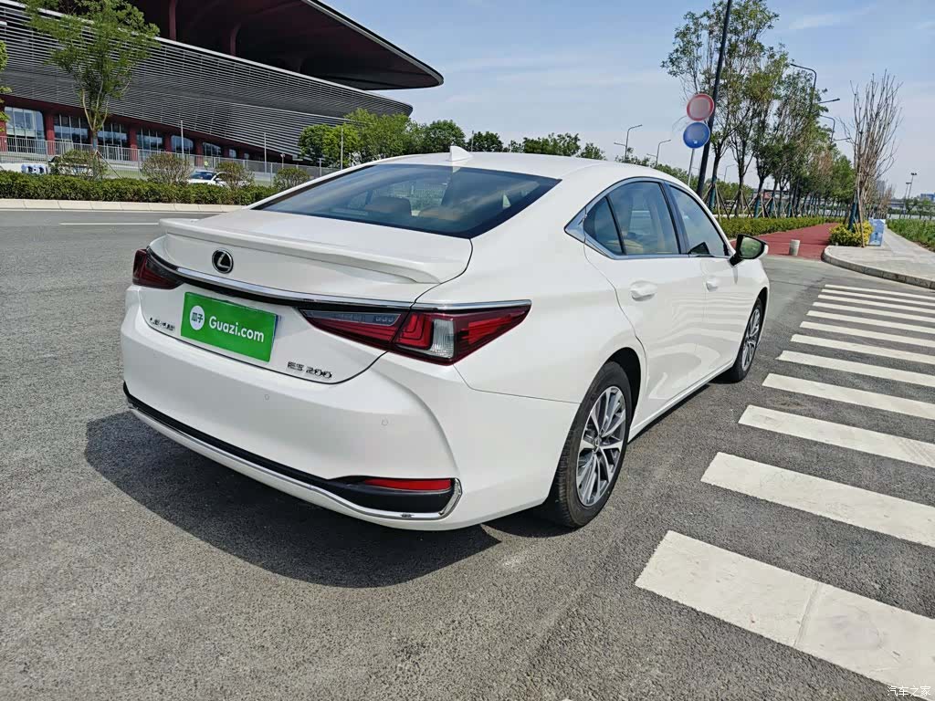 Lexus ES, 2024 6