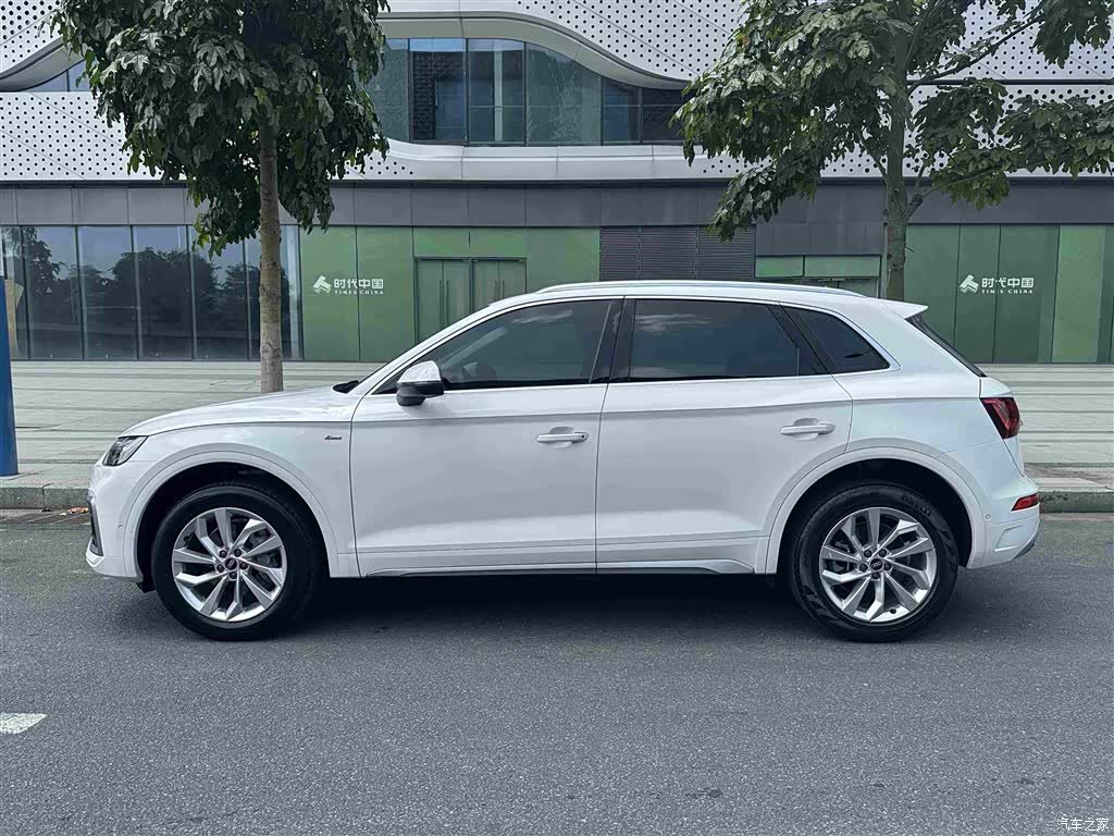 Audi Q5L, 2021 10