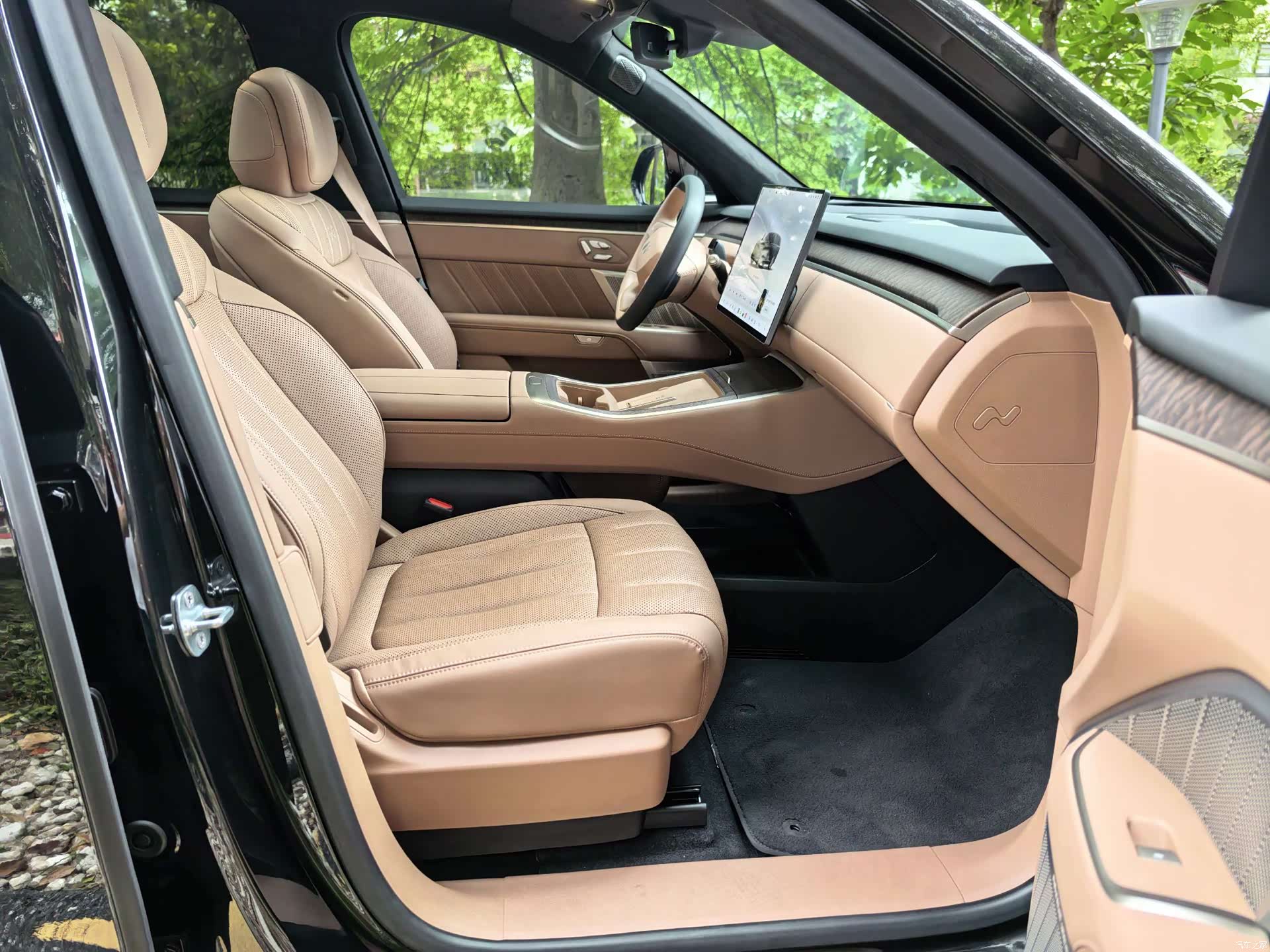 NIO L90, 2025 10