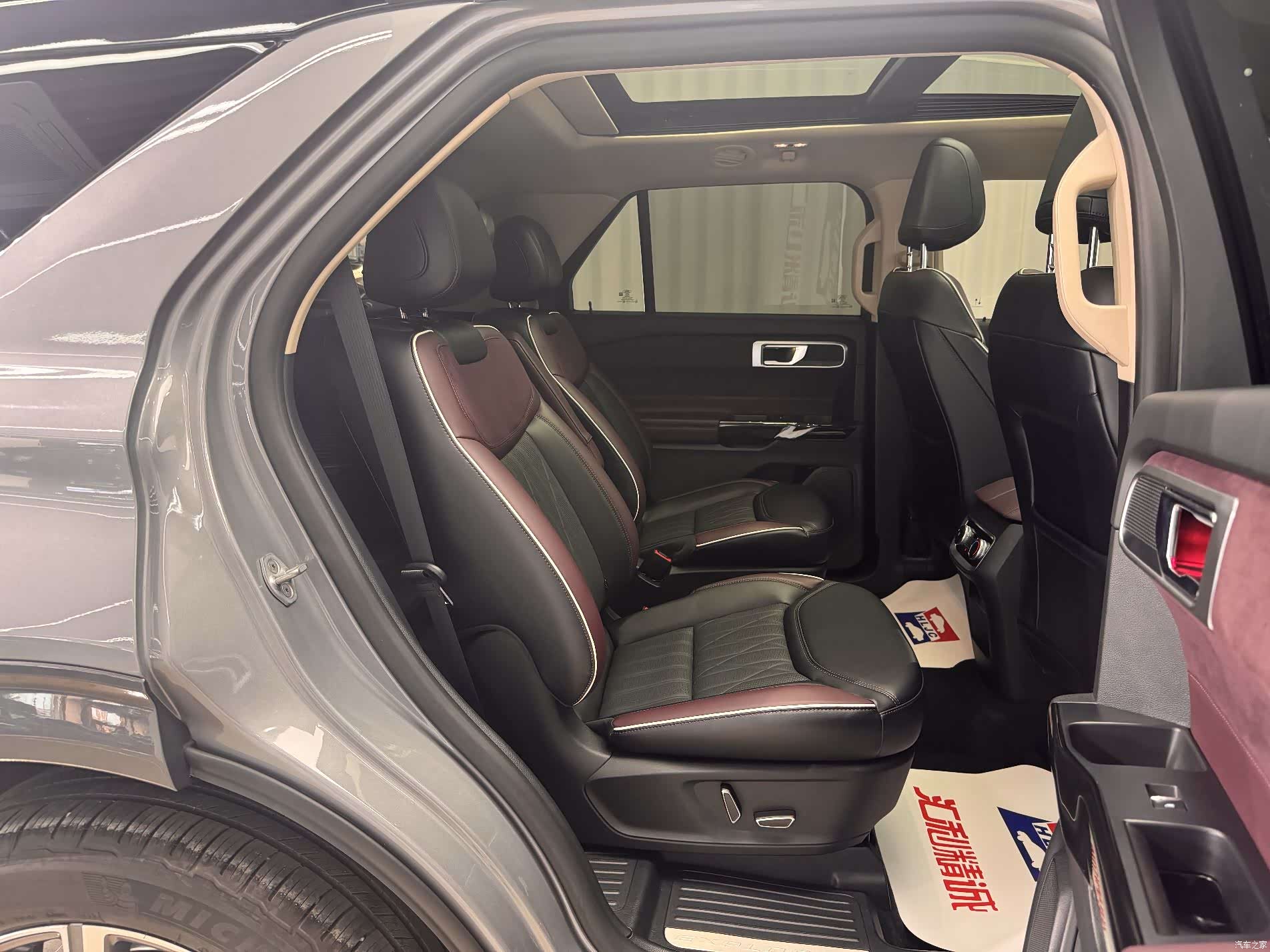 Ford Explorer, 2023 18