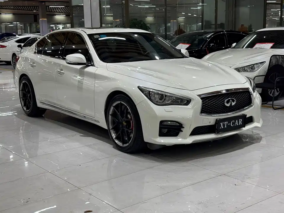 Infiniti Q50L