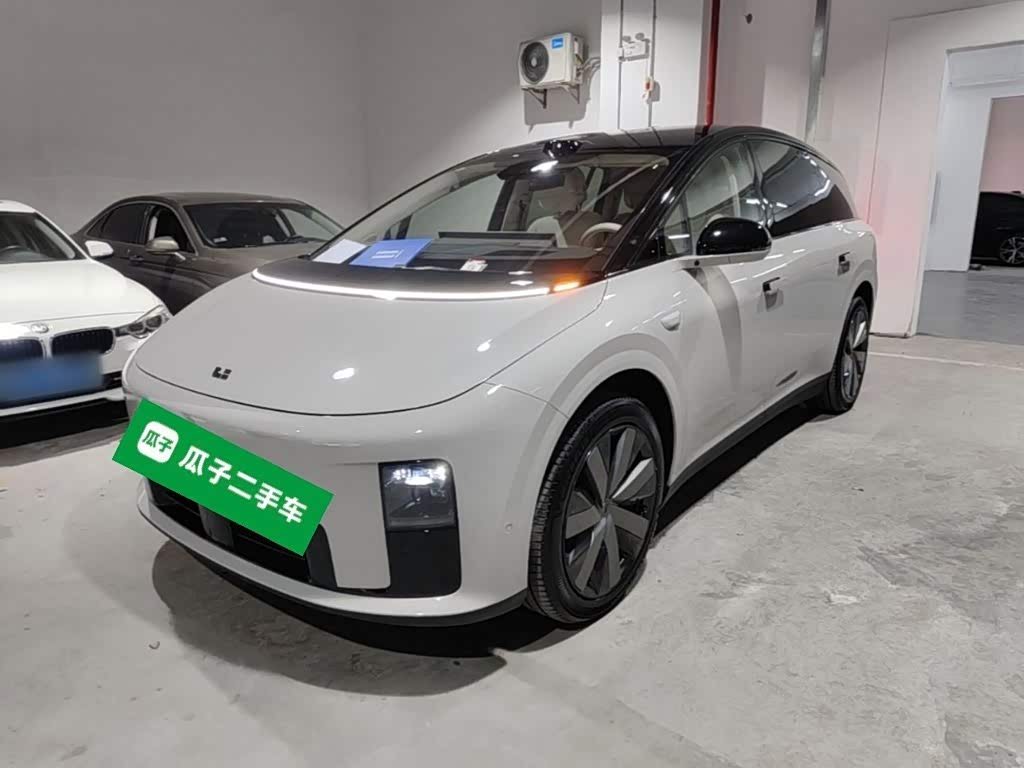 Li Auto i8