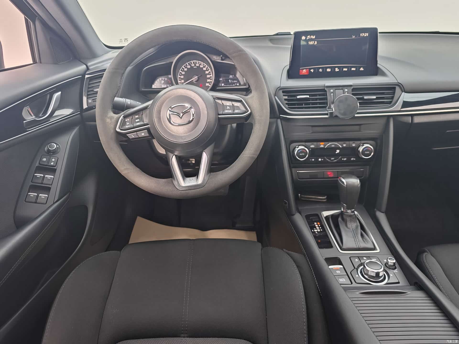 Mazda CX-4, 2022 18