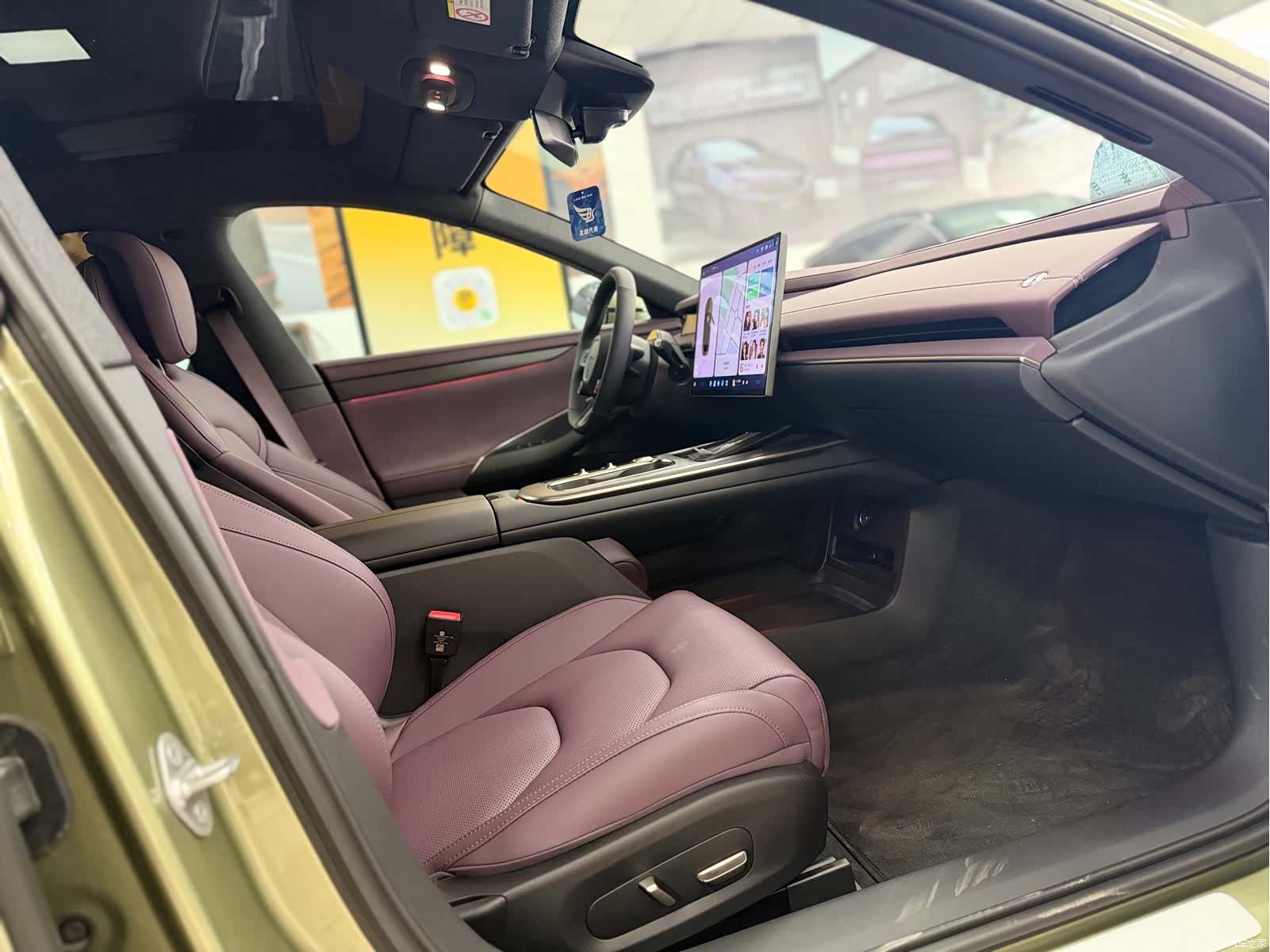 Xiaomi SU7, 2025 12