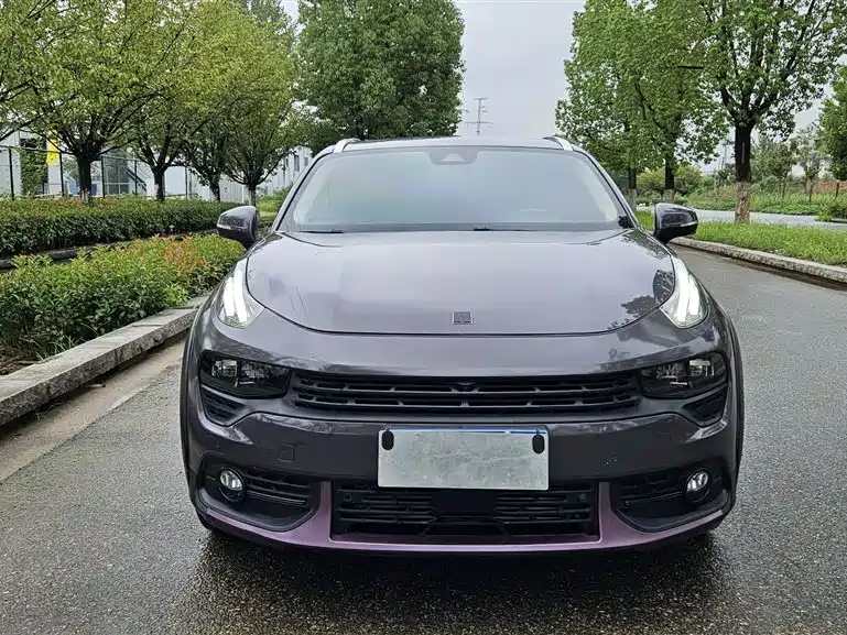 Lynk & Co 02