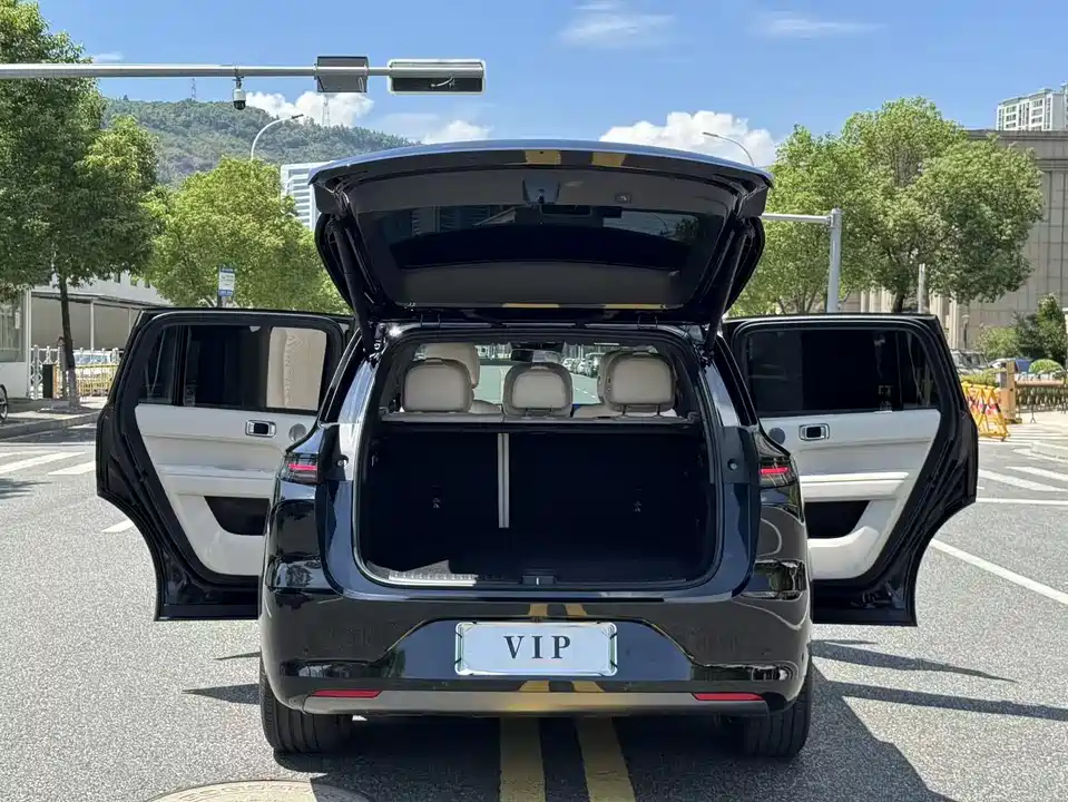 Li Auto Ideal L6