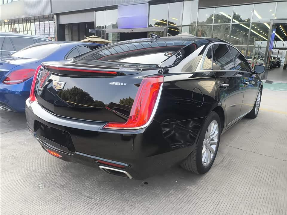 Cadillac XTS