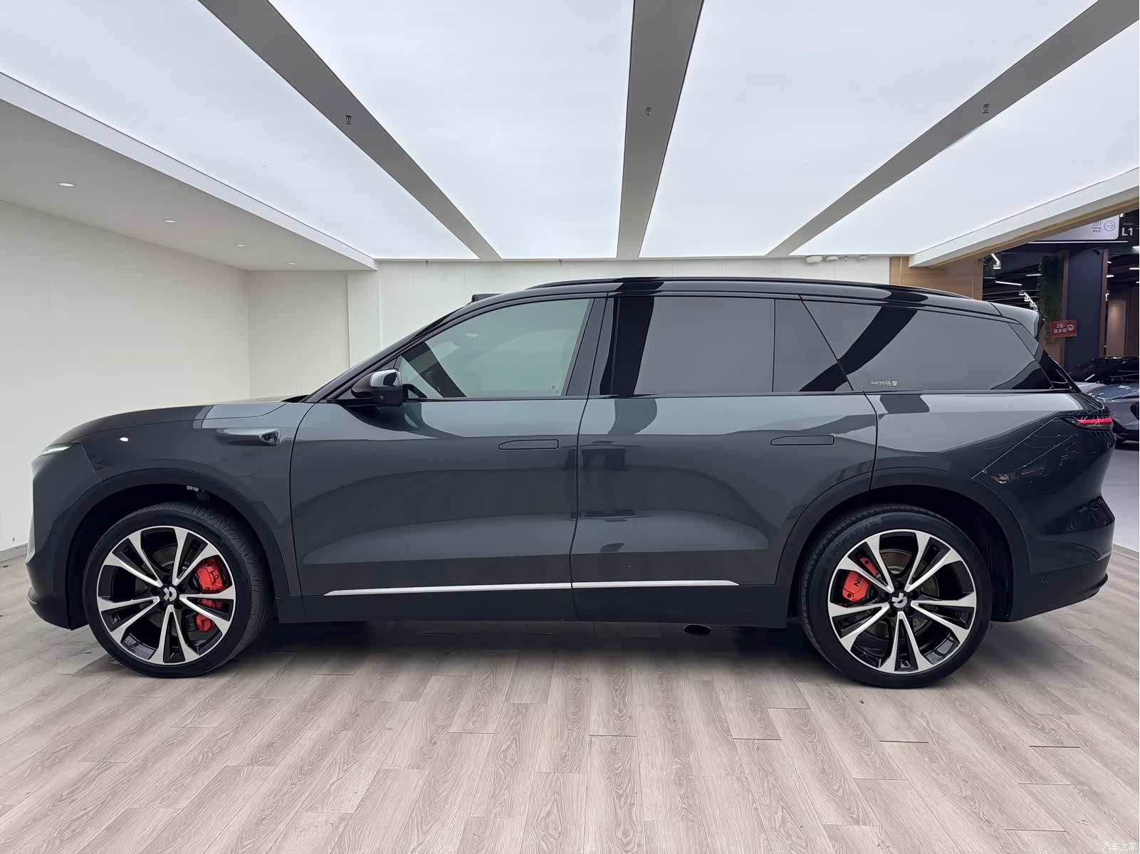 NIO ES8, 2024 10