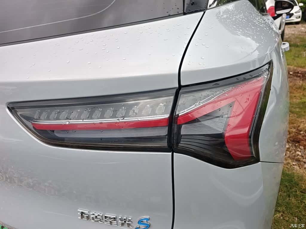 Wuling Starlight, 2025 8
