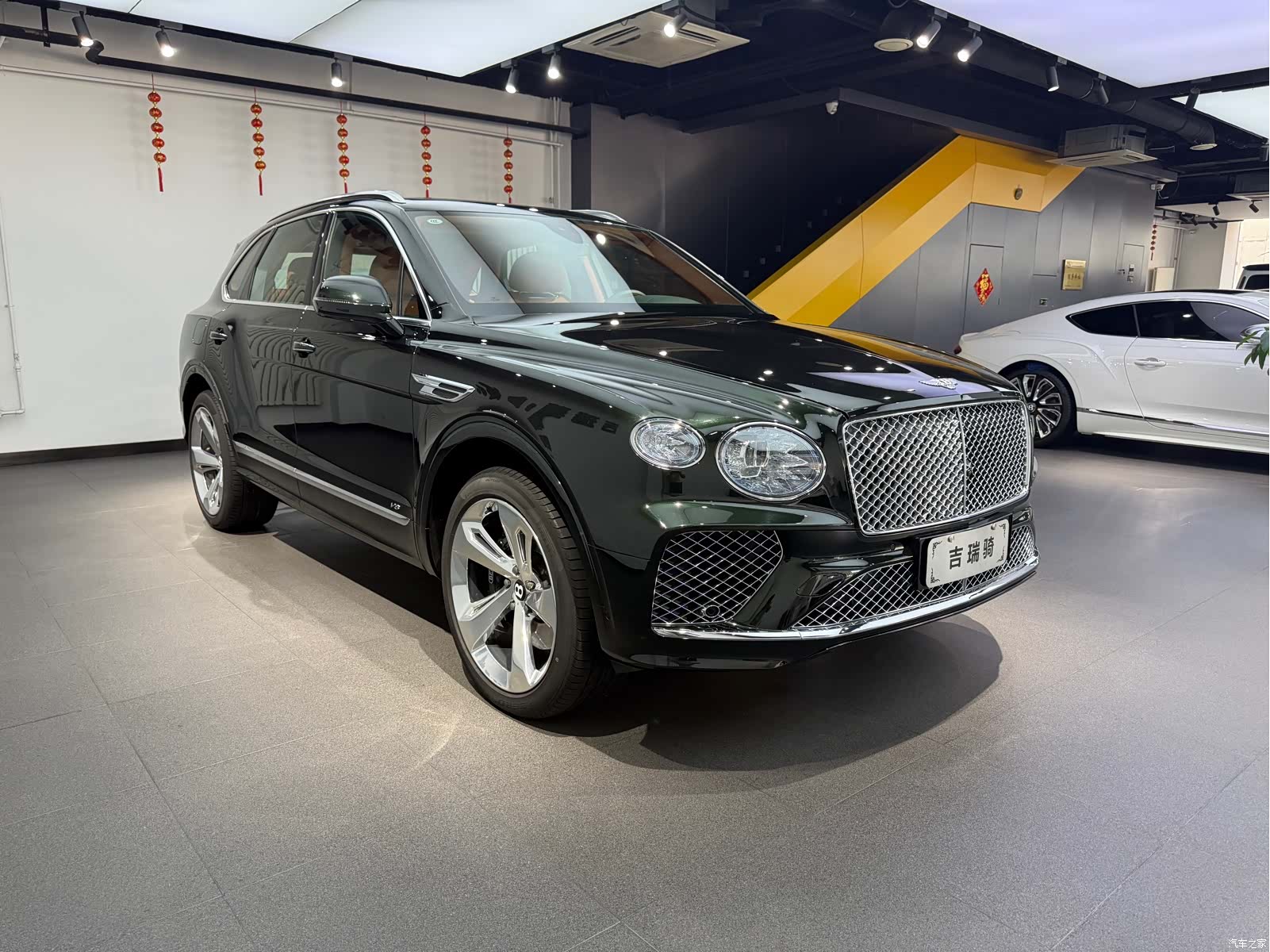 Bentley Bentayga, 2021 3