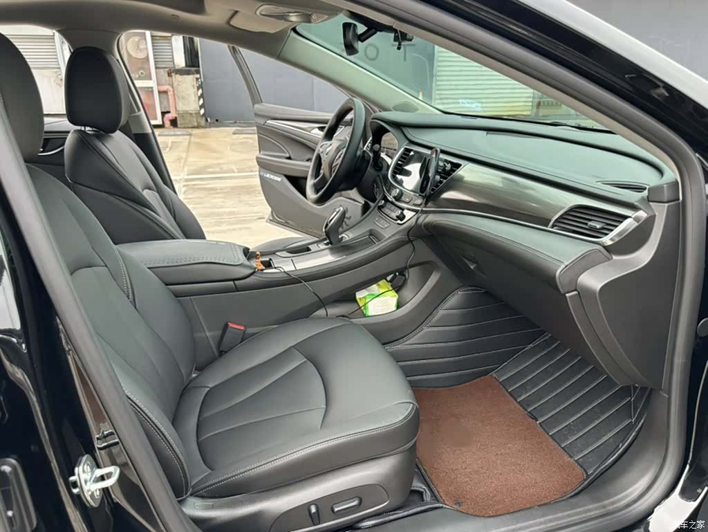 Buick LaCrosse, 2022 12