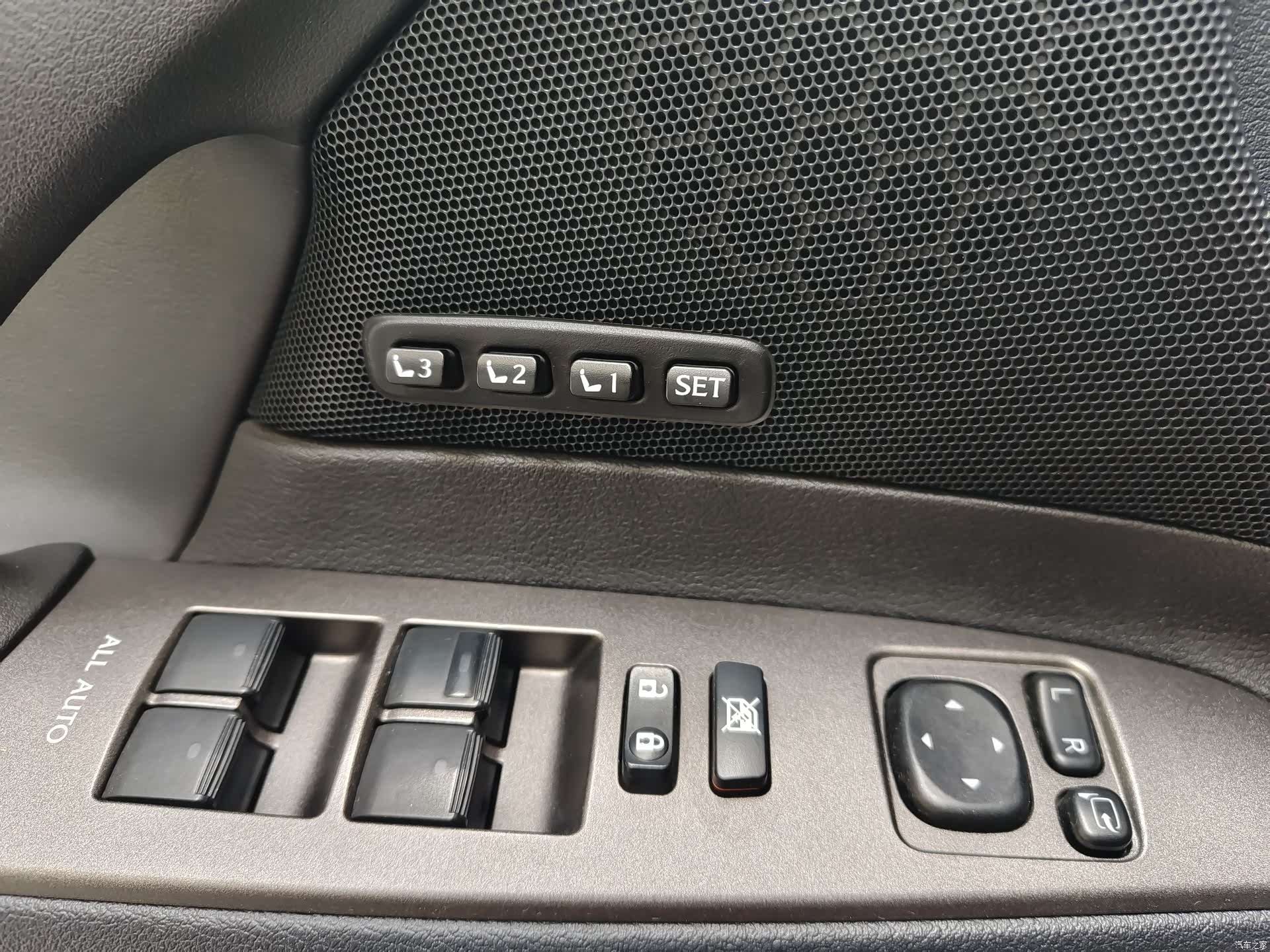 Lexus IS, 2009 14