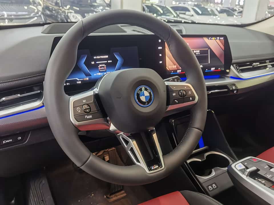 BMW iX1