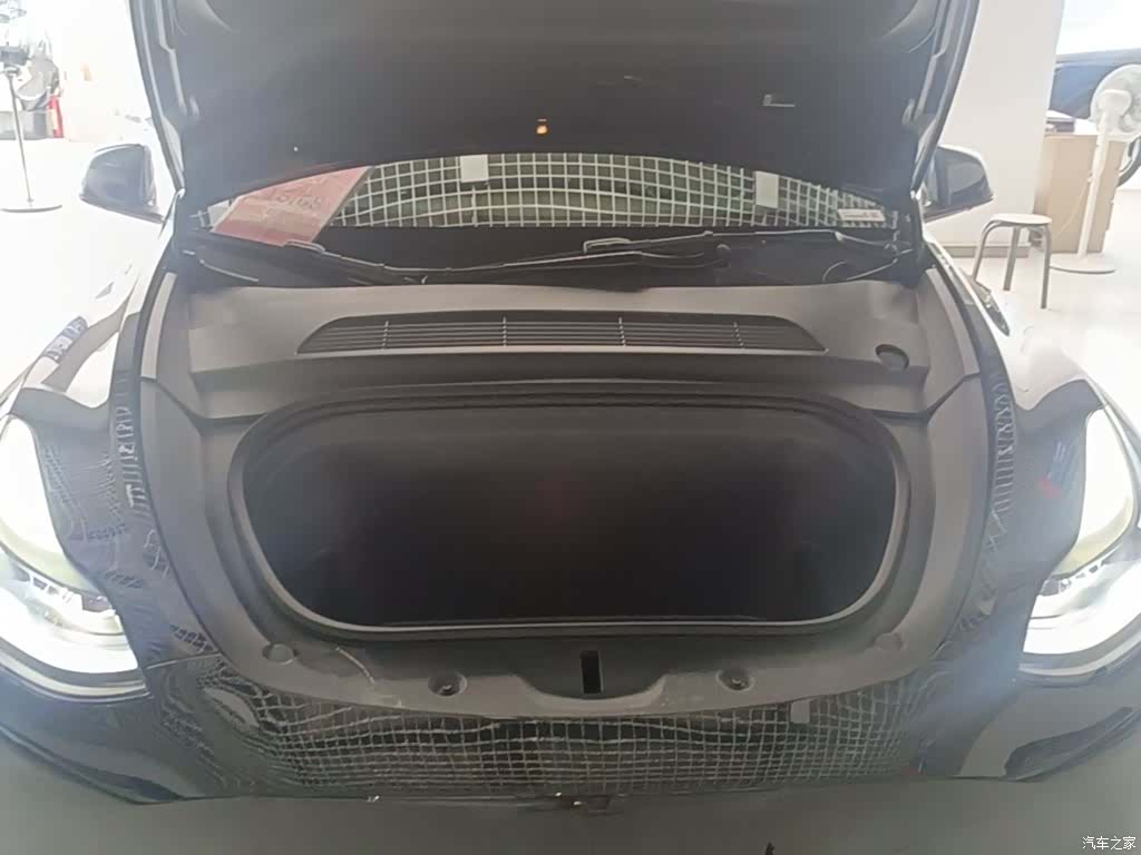 Tesla Model Y, 2023 20