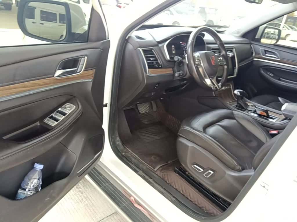 Roewe RX8, 2020 16