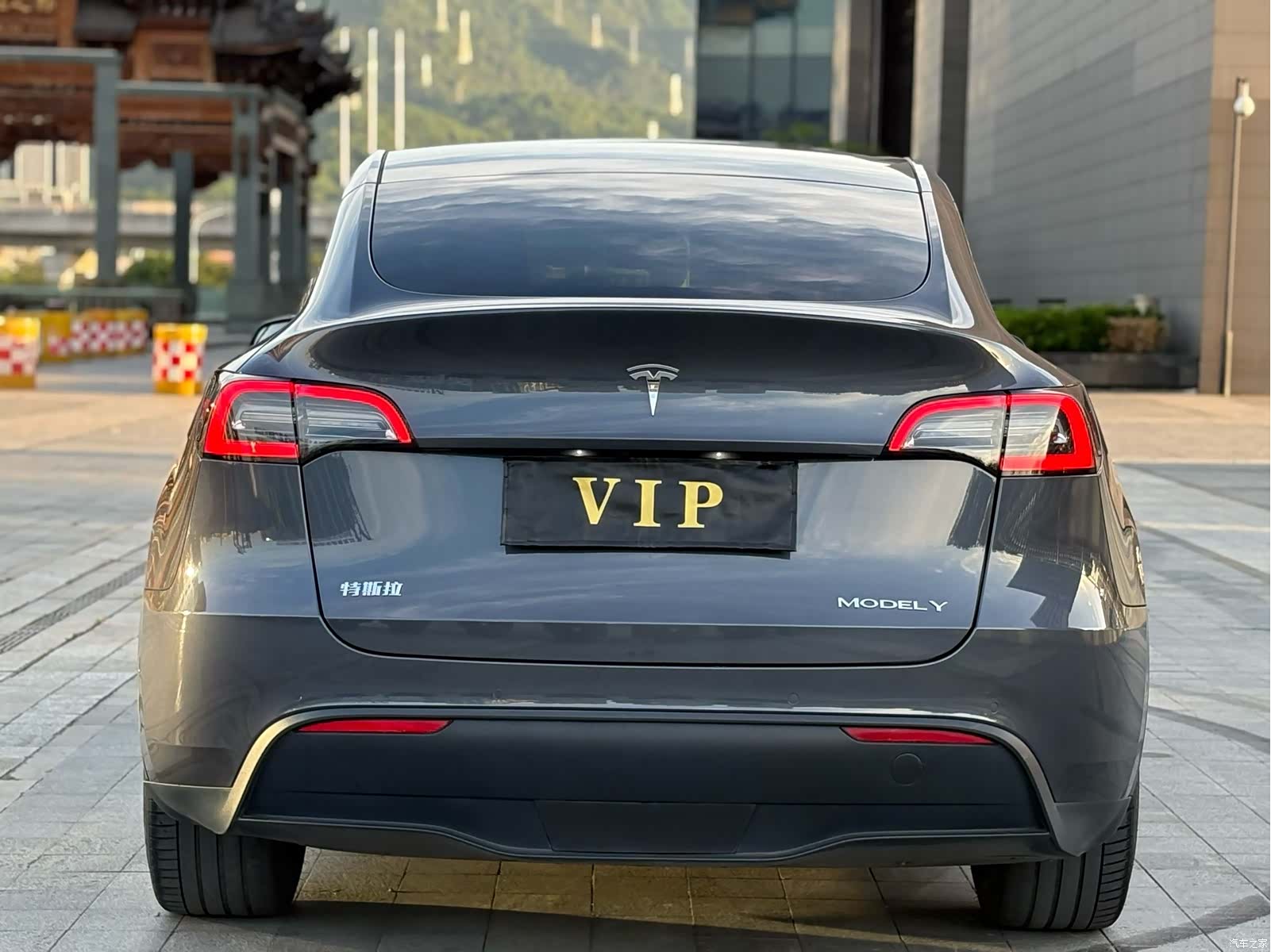 Tesla Model Y, 2021 4