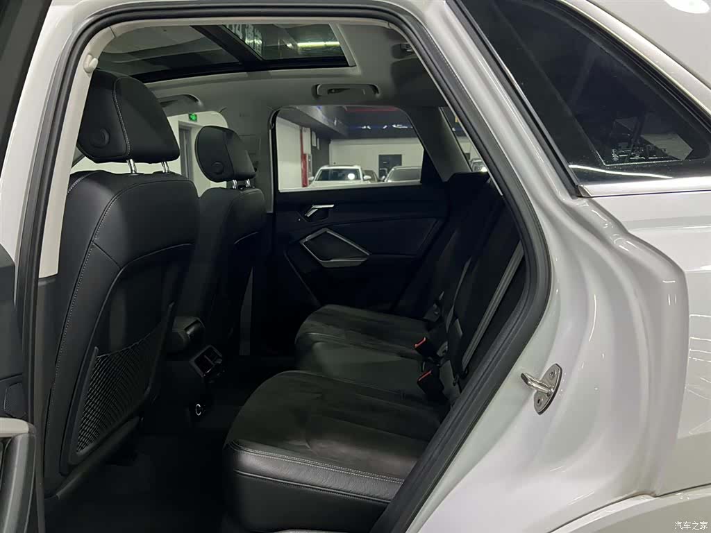 Audi Q3, 2022 12