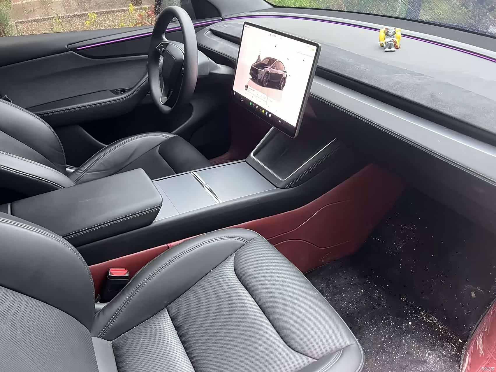 Tesla Model Y, 2025 4