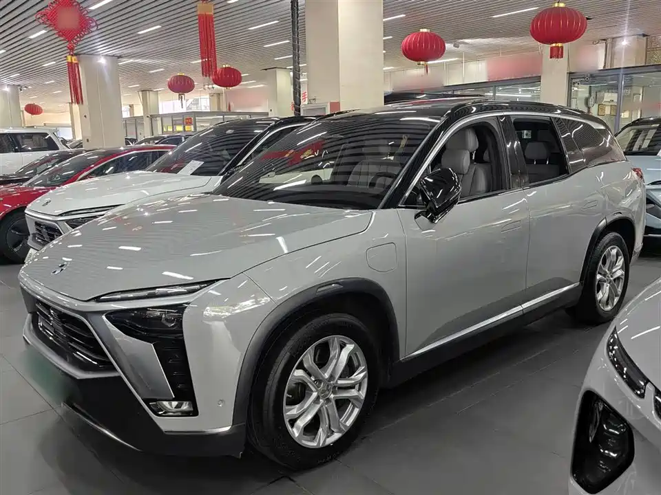 NIO ES8