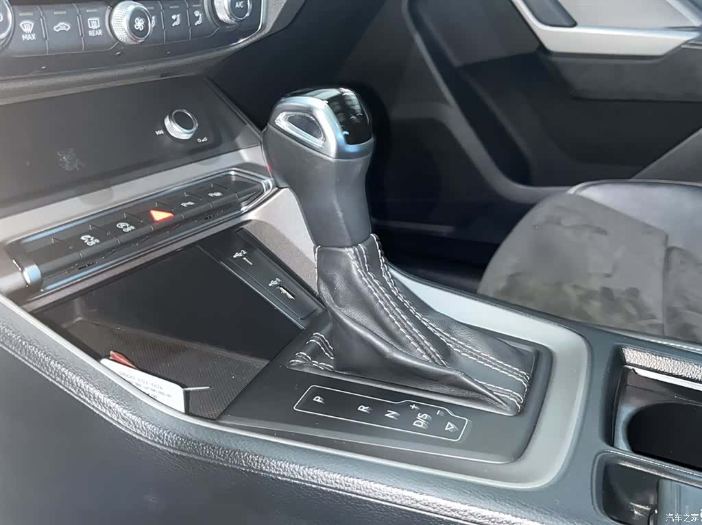 Audi Q3, 2021 9