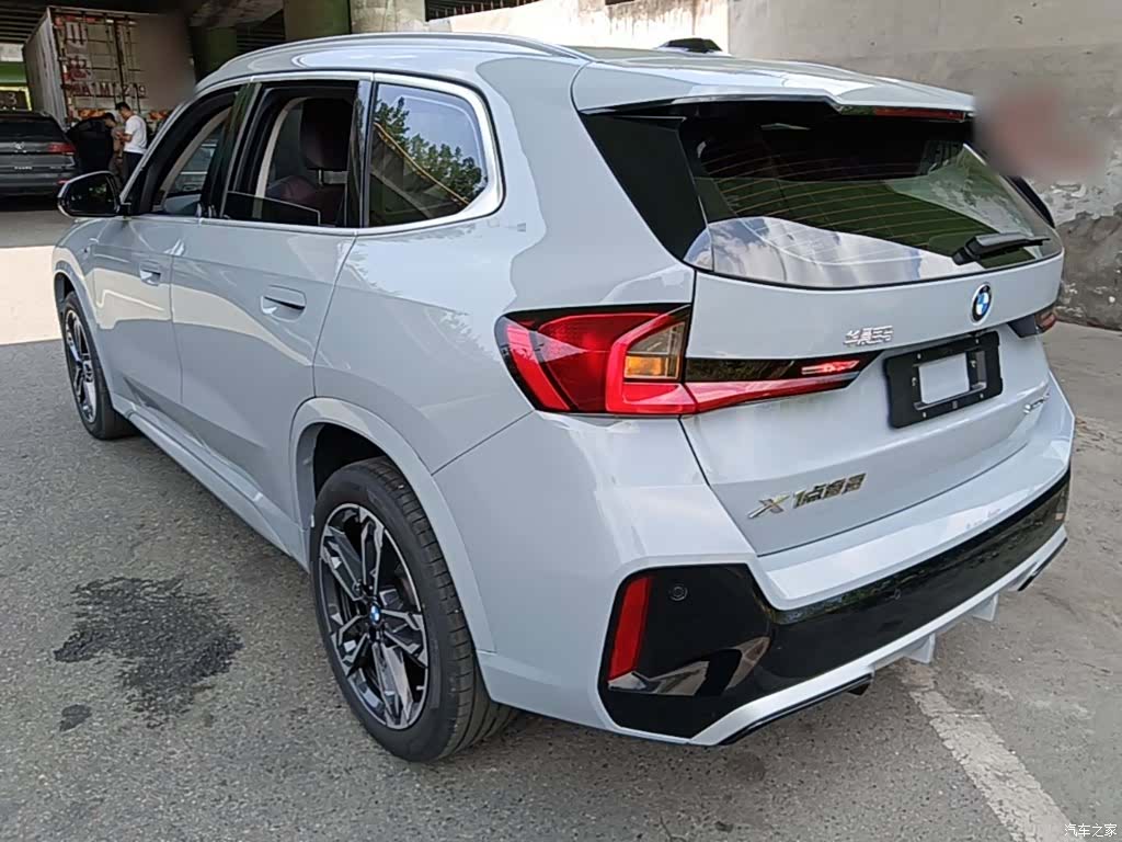 BMW X1, 2025 все фото