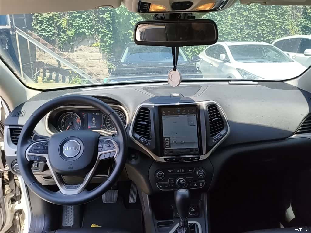 Jeep Cherokee, 2017 10