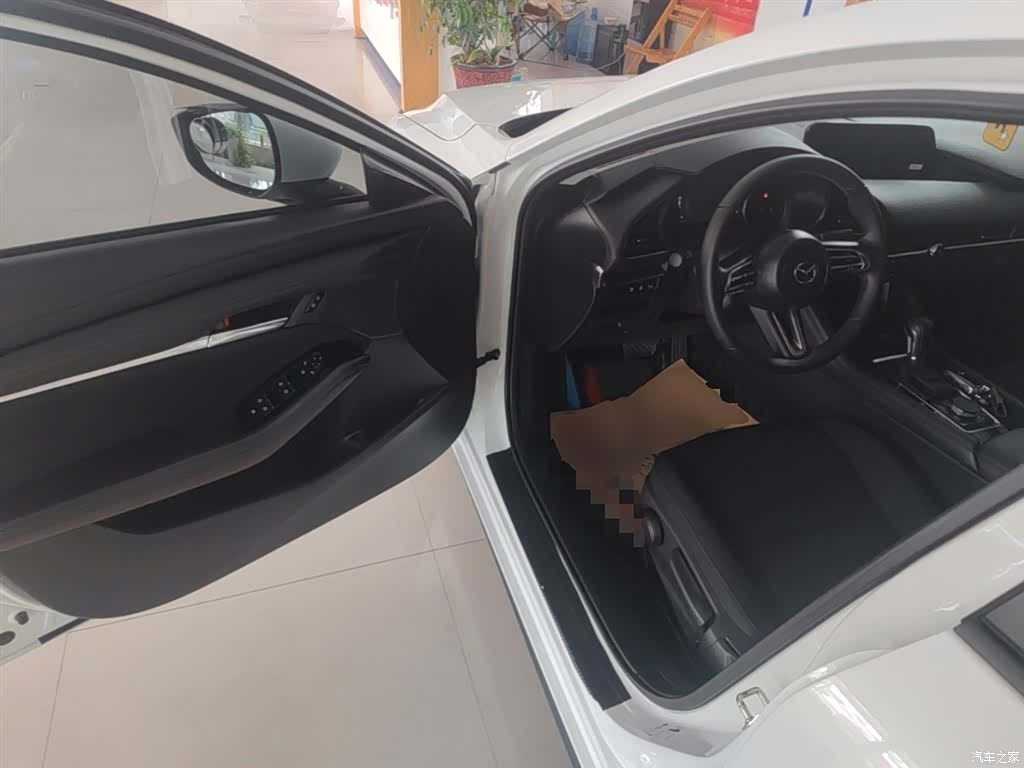 Mazda Mazda3, 2025 16