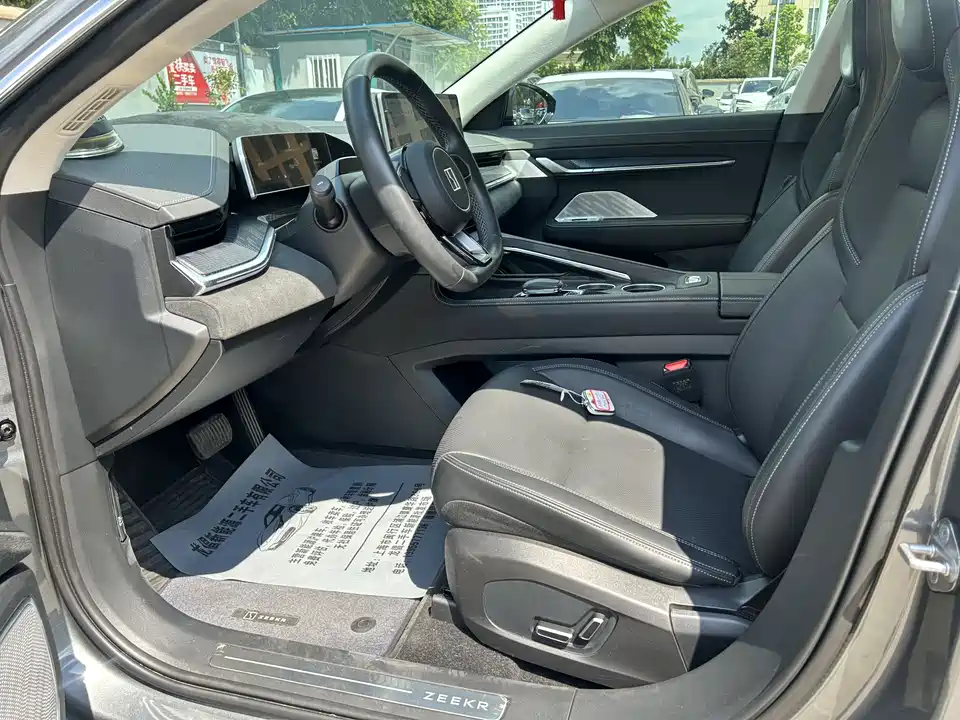 Zeekr 001
