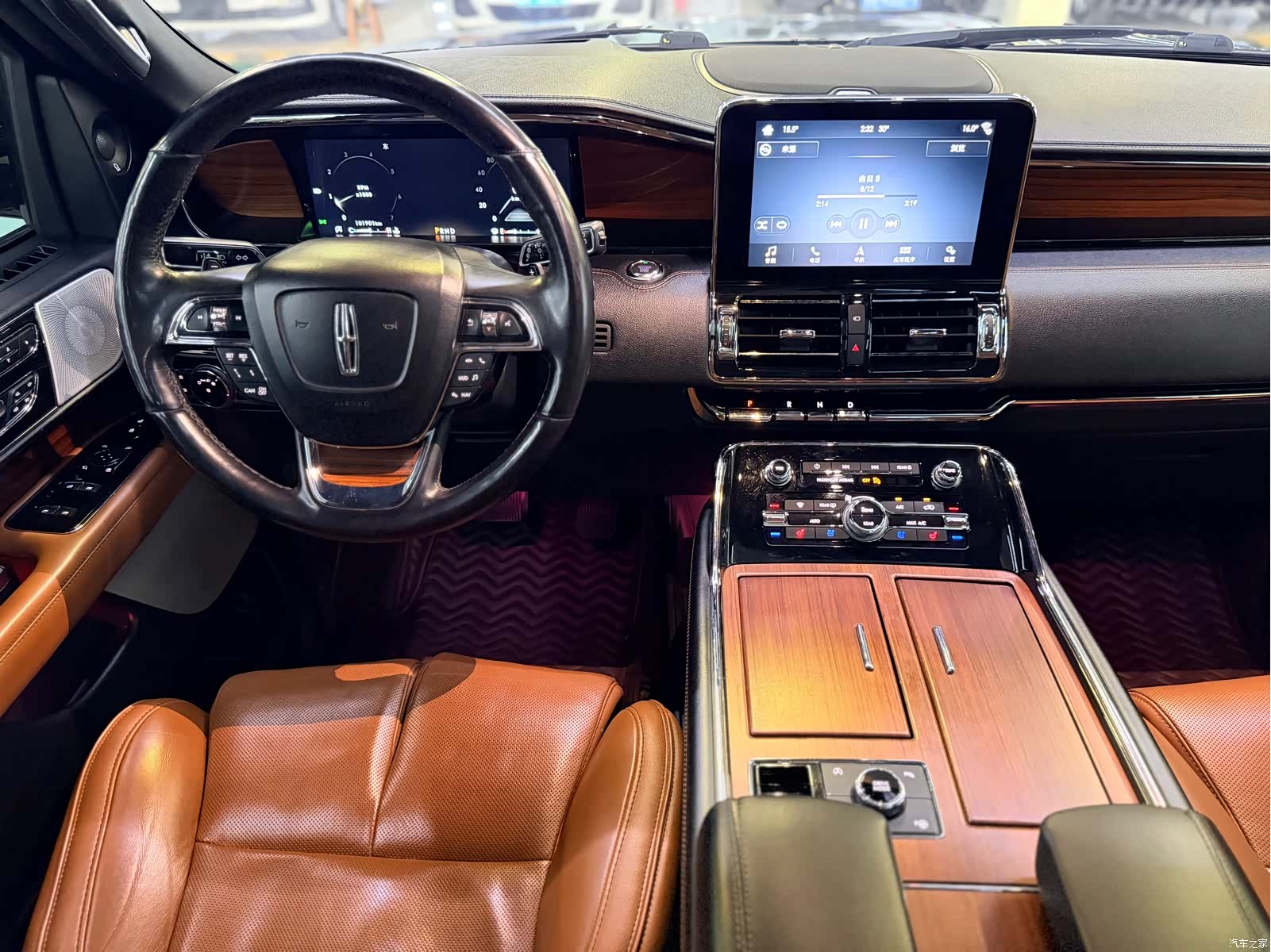 Lincoln Navigator, 2018 11