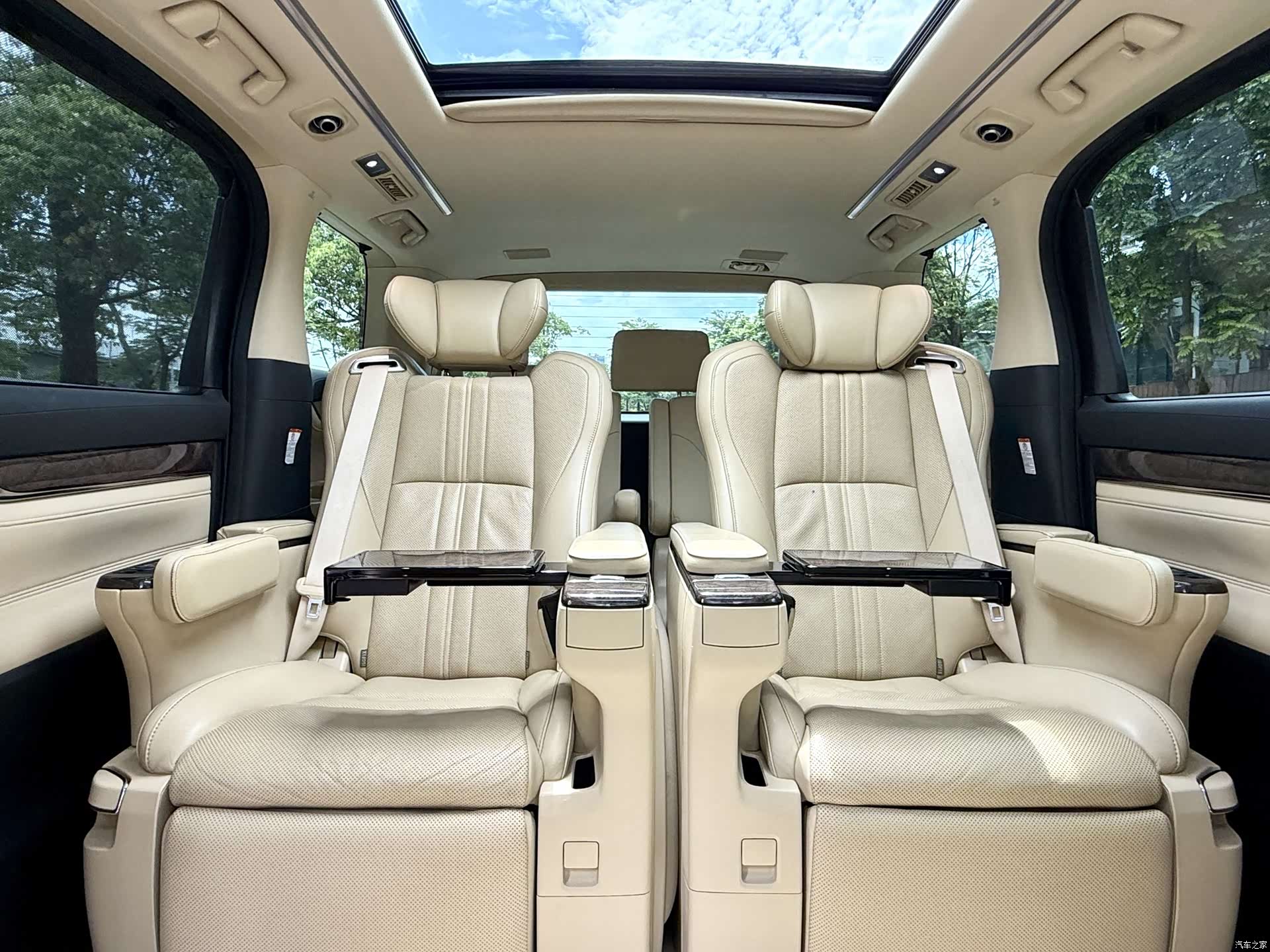 Toyota Alphard, 2018 15