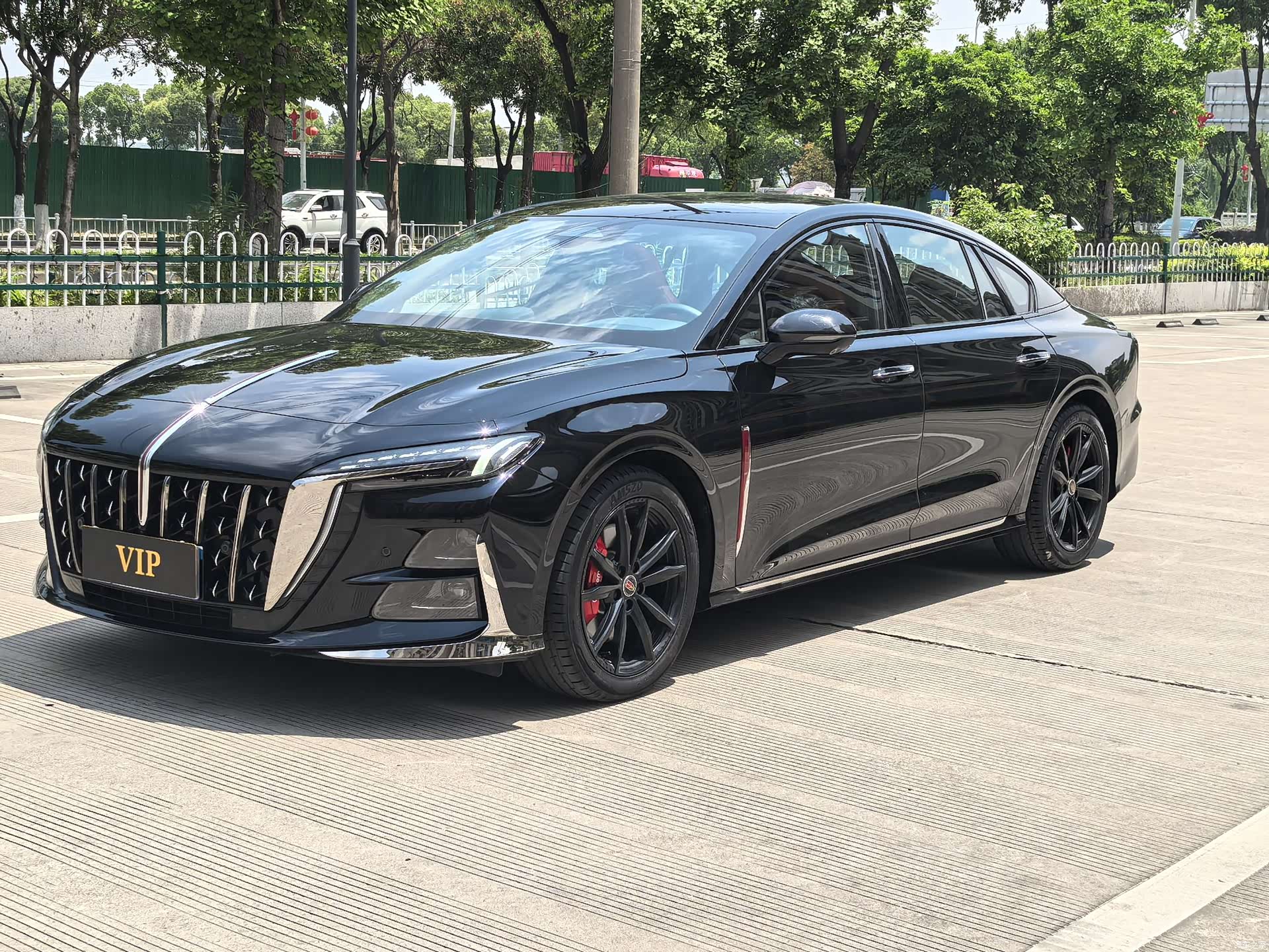 Hongqi H6