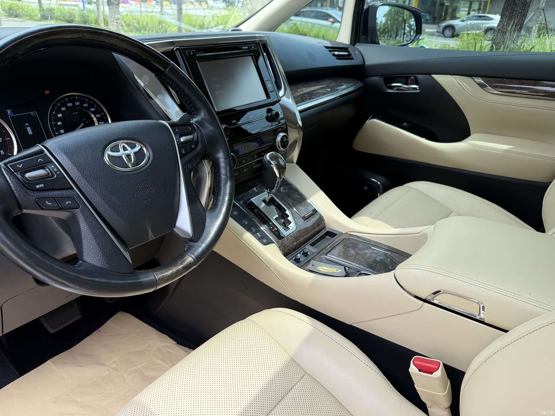 Toyota Alphard, 2018 21