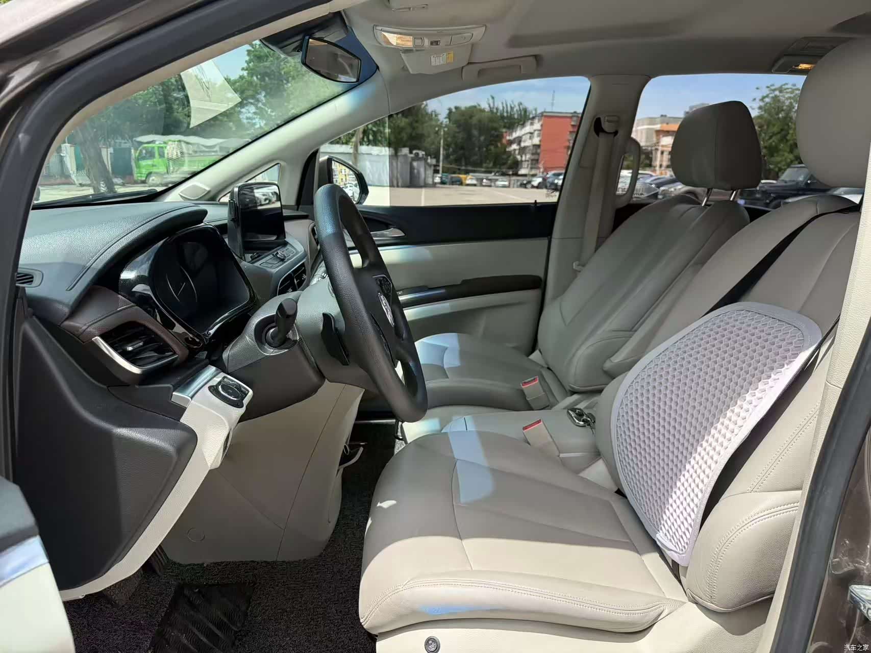 Buick GL8, 2024 10