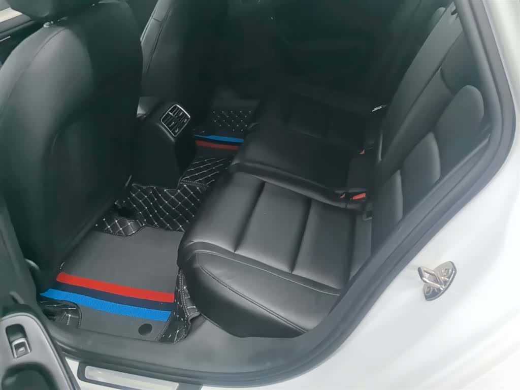 Audi A4L, 2015 17