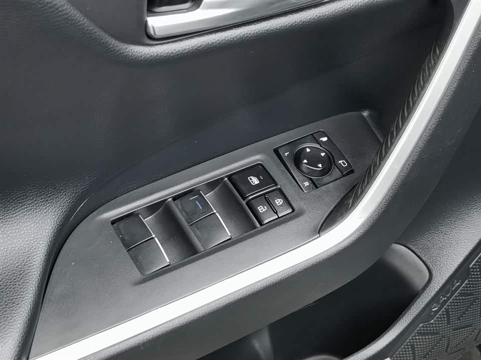 Toyota RAV4 Rongfang